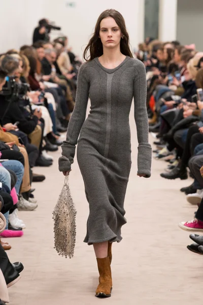 Look 19